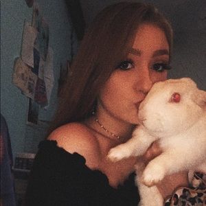 Meet your Posher, Macie